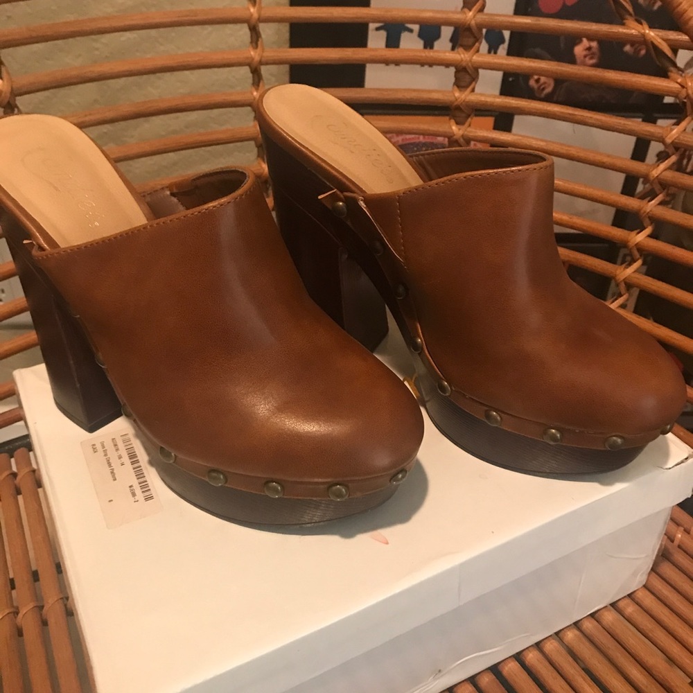 Brown clogs size 7.5 - Picture 1 of 4